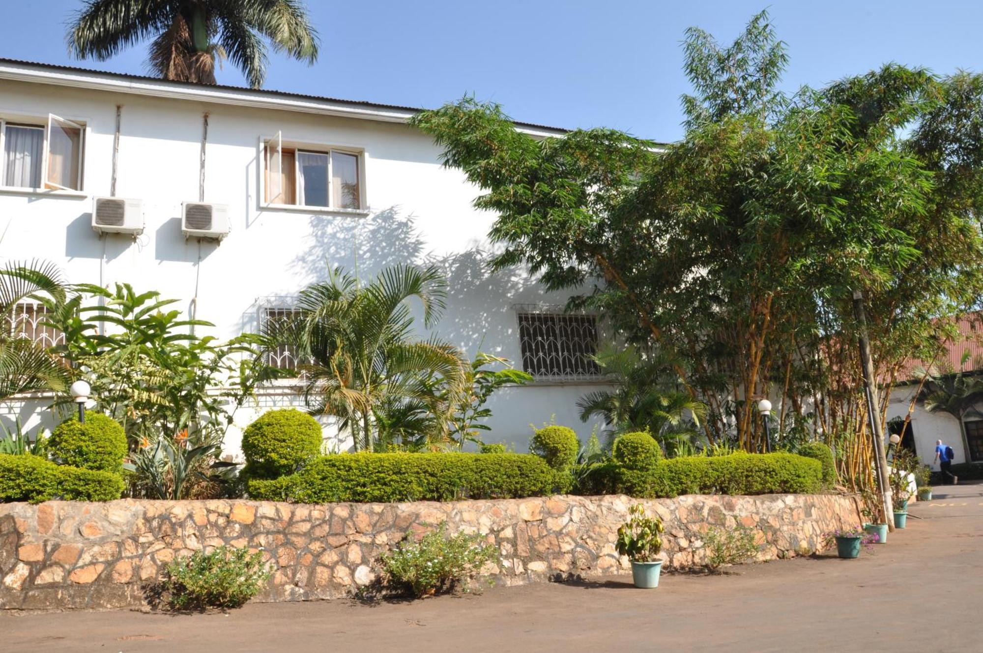 Shangri-La Hotel Uganda Кампала Экстерьер фото