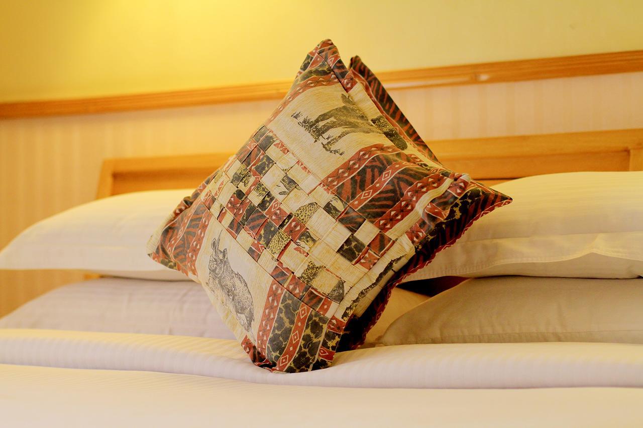 Shangri-La Hotel Uganda Кампала Экстерьер фото