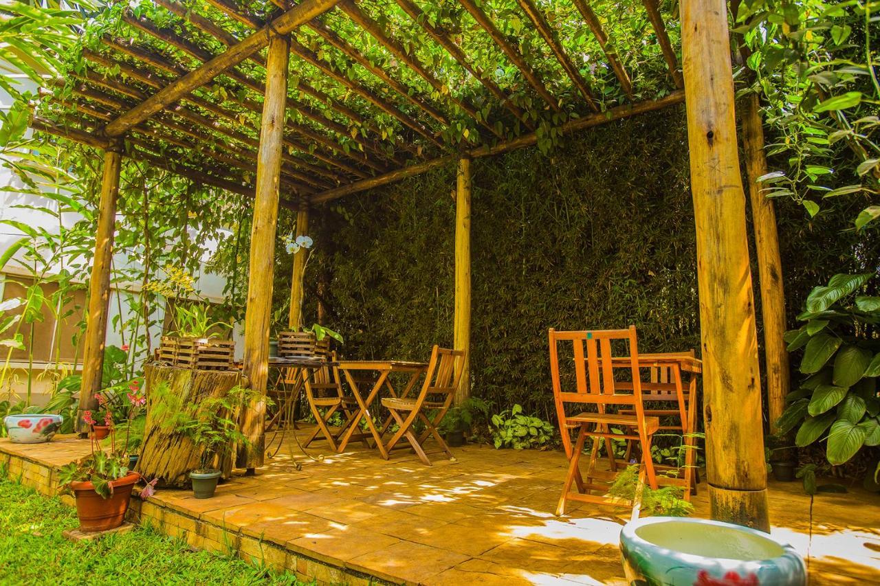 Shangri-La Hotel Uganda Кампала Экстерьер фото